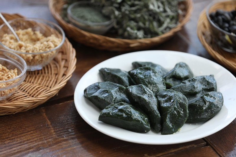 Bánh Songpyeon, một món ăn truyền thống của Hàn Quốc thường được ăn vào ngày tết Chuseok. (Ảnh: Korea.net DB)